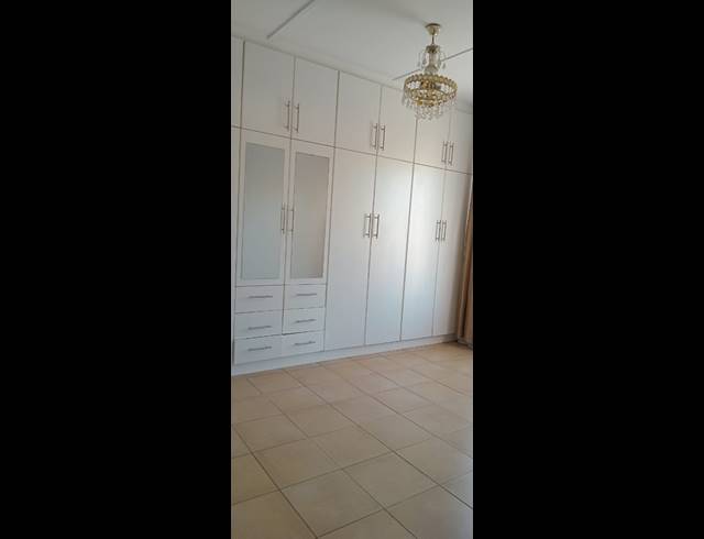2 BEDROOM FREESTANDING FOR SALE IN HIGH RIDGE